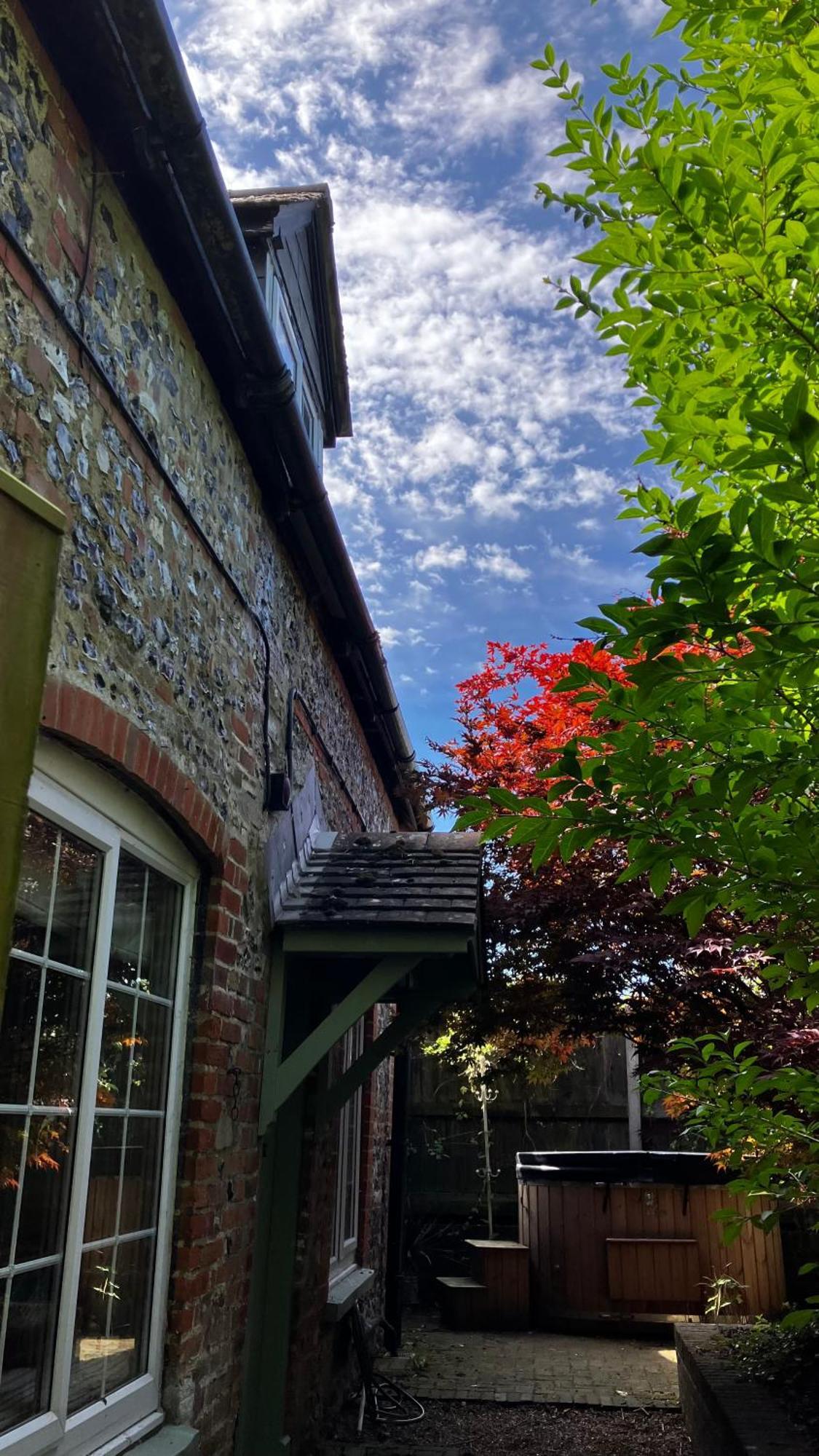Historic, Traditional & Spacious Wiltshire Cottage Shrewton Exterior foto